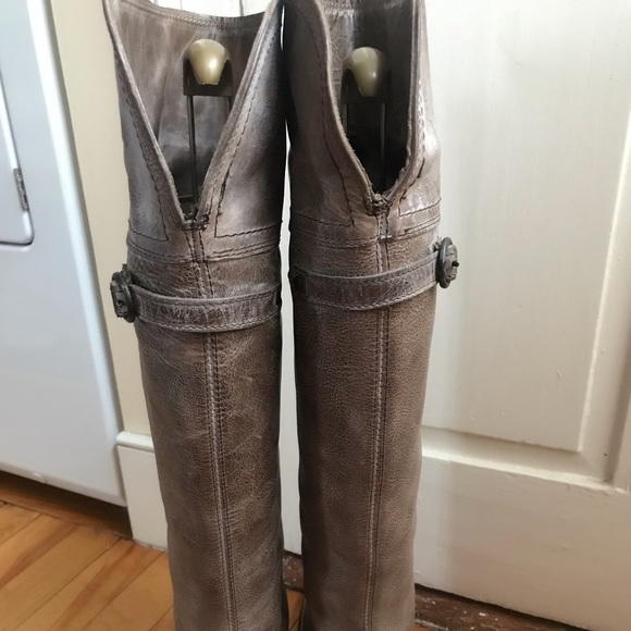 Frye Jane Boot Taupe Antique Leather - Picture 4 of 8